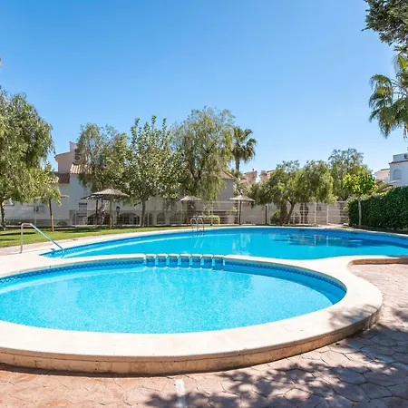 Casa En La Playa Con Piscinas Costa Holiday home