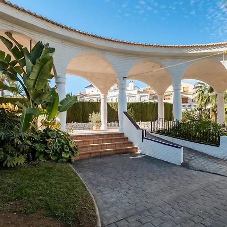 Holiday home Casa En La Playa Con Piscinas Costa