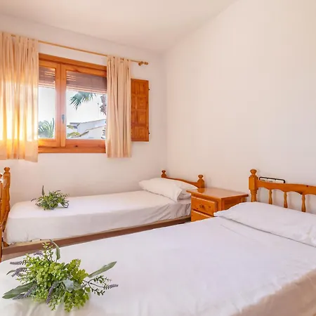 Casa En La Playa Con Piscinas Costa Holiday home